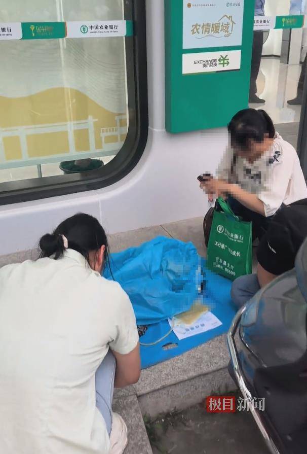 皇冠信用網结算日
_家属称重病妇女被要求“本人到银行”才能取款皇冠信用網结算日
，办理业务过程中人突然去世，株洲多方回应
