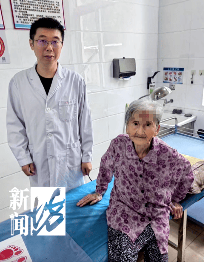 捷克甲组联赛 
_太突然！上海98岁阿婆拿起剪刀捷克甲组联赛 
，一把剪掉头上的“角”！网友：对自己够狠