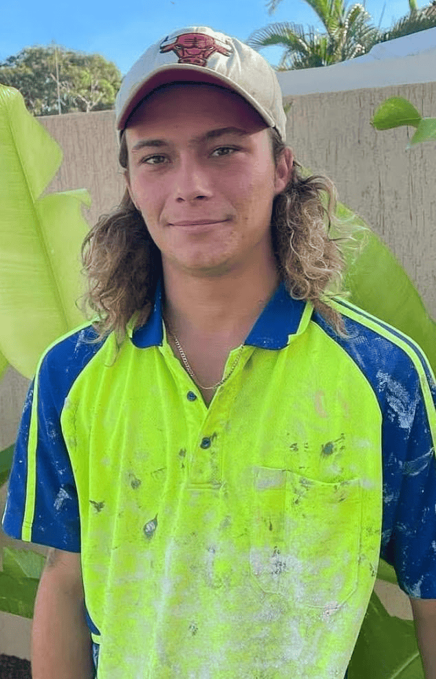 皇冠信用网注册开户_23岁澳大利亚1米78男子淹死在印尼1米5深泳池皇冠信用网注册开户,遗体送回国心脏丢失,出现多处割伤和瘀痕