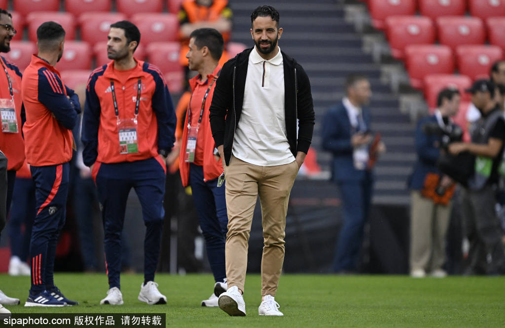 皇冠信用網如何申请_曼联主帅阿莫林危在旦夕皇冠信用網如何申请,3600万引援齐克泽成最大败笔