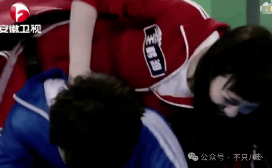 hga035会员注册_他俩没分手但被拍到吵架了hga035会员注册,吵得很凶......