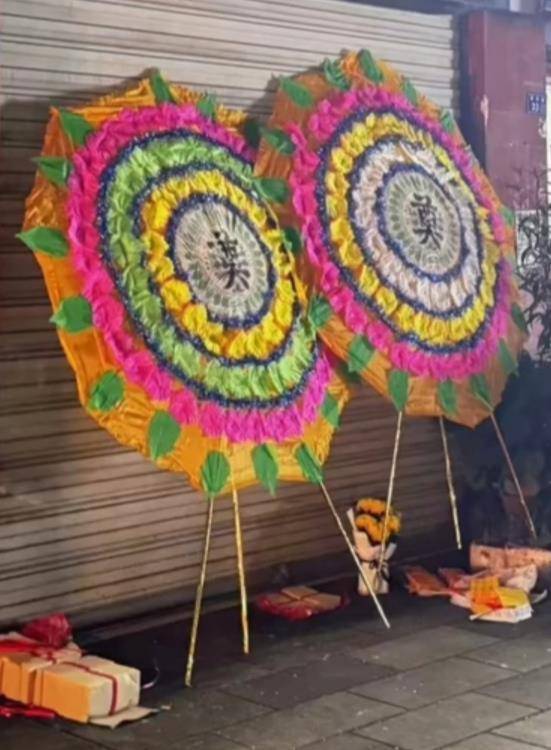 皇冠信用网注册
_成都龙泉驿一店主街头砍流浪狗皇冠信用网注册
,周边商户:狗几天前才到街上,应该才走失不久