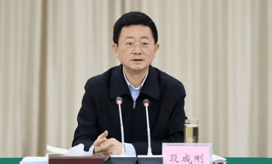 介绍个信用网址多少
_中央批准介绍个信用网址多少
,开除蒋超良、陆文俊、张建华党籍