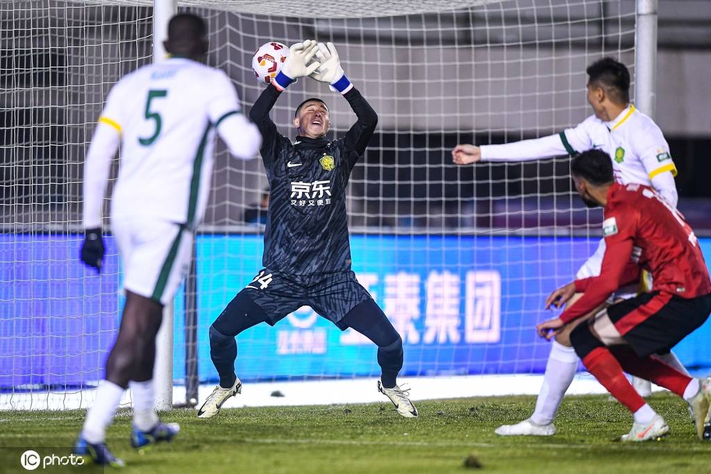 2022足球平台出租
_中超-塞鸟反戈法比奥梅开二度 亚泰0-4国安保级希望渺茫