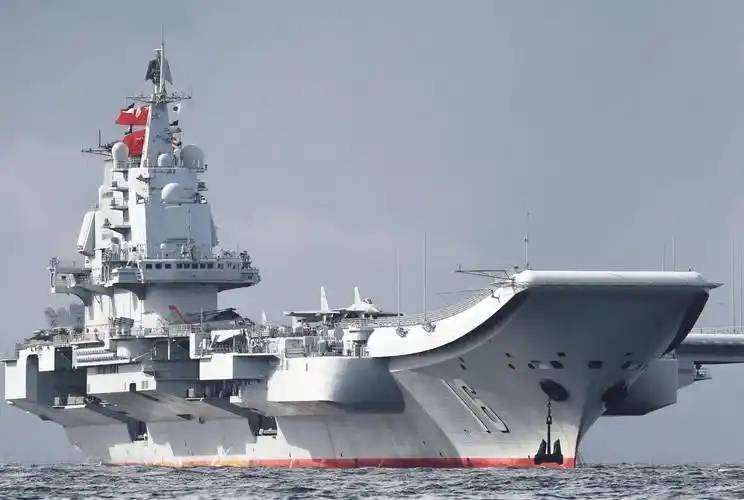 特伦托 vs 特彻哈萨斯
_美国航母“尼米兹”号特伦托 vs 特彻哈萨斯
，长期逗留中方黄岩岛，055率队大胆插入，打乱美军布局！