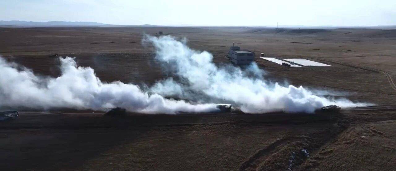 首尔叁星迅雷 vs 安阳正官庄 RB
_大场面！机器狗、无人机开路首尔叁星迅雷 vs 安阳正官庄 RB
，实兵对抗演练画面公布