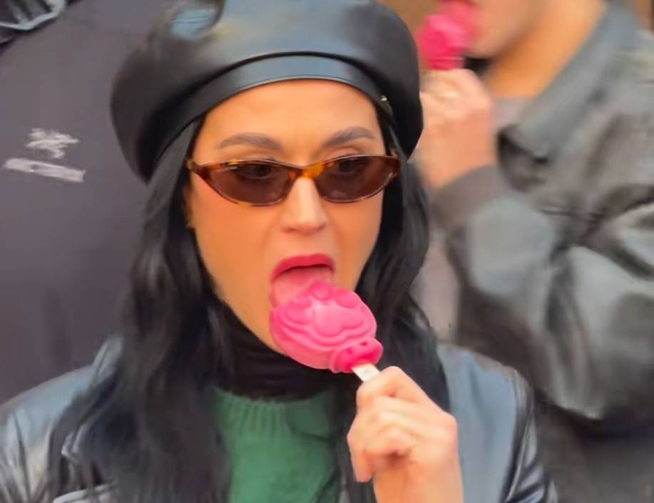 体育皇冠信用网
_知名女歌手在上海迪士尼被偶遇体育皇冠信用网
,见证求婚!“一时不知道谁更幸福”