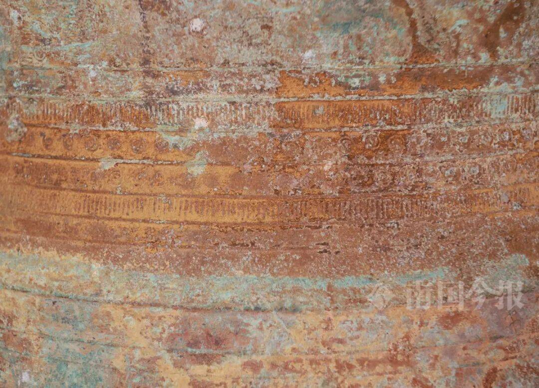 皇冠信用网登3代理
_柳州钓鱼阿叔竹林挖蚯蚓皇冠信用网登3代理
,竟挖出千年前的“大宝贝”!