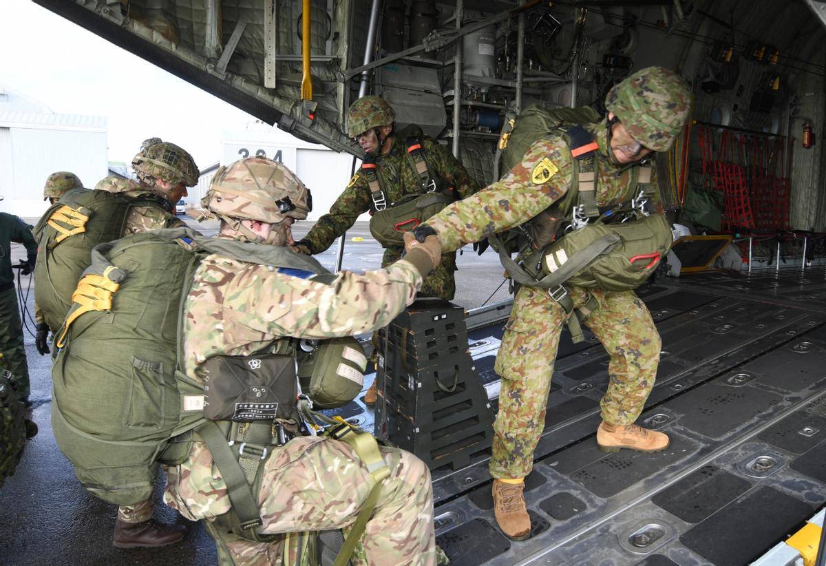 皇冠信用网登3代理注册
_中日关系剑拔弩张之际皇冠信用网登3代理注册
,英国不远千里为日本拱火,与自卫队演练联合夺岛!