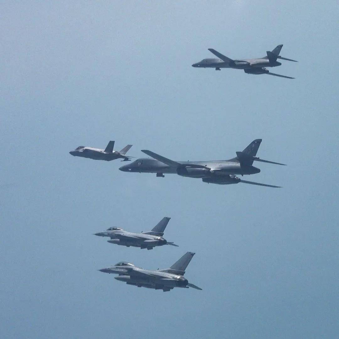 皇冠信用網登2_美轰炸机来了皇冠信用網登2，不许中国改变现状？遇上歼16，将重现猎火鸡名场面