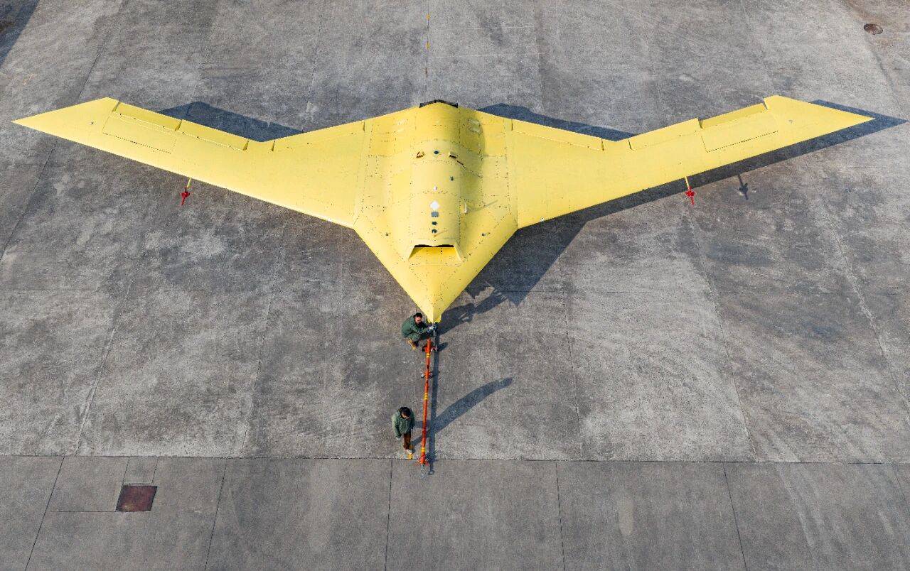 皇冠信用網出租足球
_重大突破皇冠信用網出租足球
!彩虹-7高空高速隐身无人机成功首飞