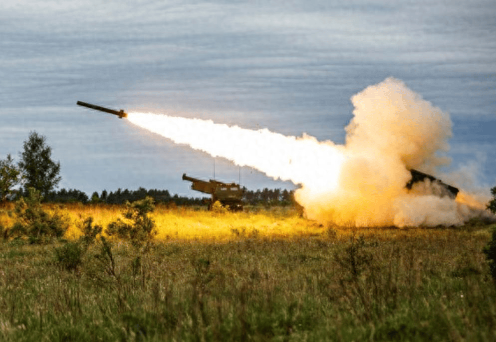 金泽萨维根vs鸟取SC_解放军打响正义第一枪金泽萨维根vs鸟取SC，将台岛围成一个圈，让美军火船不敢靠近