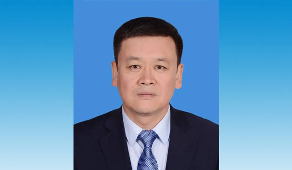 乌席登斯vs奥尔格里特_内蒙古自治区政府副主席杨进履新国家民委副主任