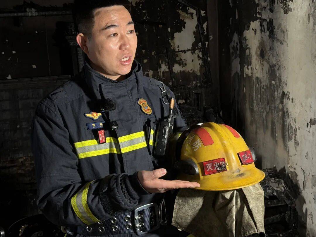 波兰丙组联赛_北京一小区21层发生火灾！同一户内相邻房间波兰丙组联赛，有人昏迷有人毫发无伤