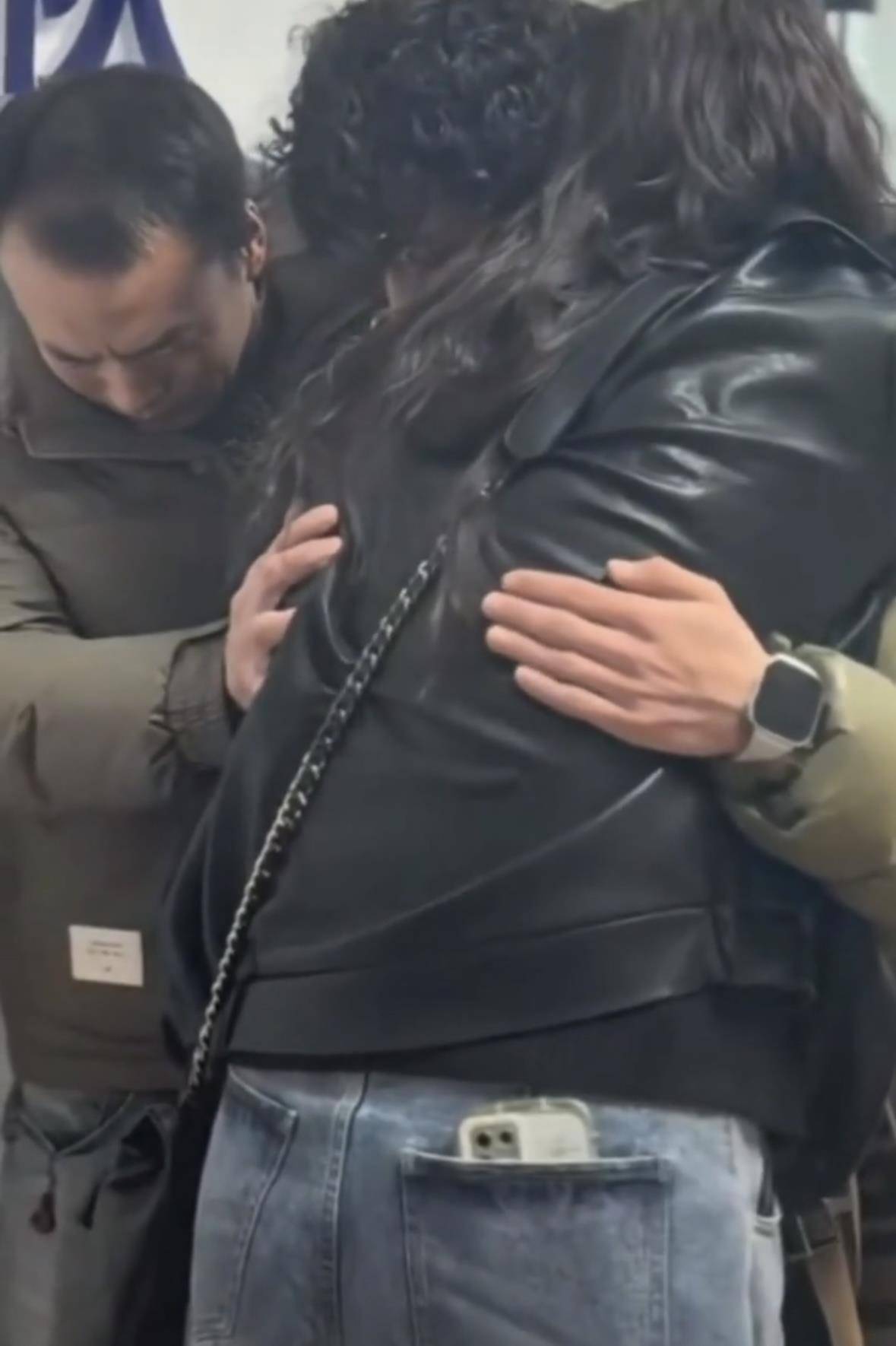 特温特vsPSV埃因霍温_被拐17年的马仔昊认亲成功！母亲泣不成声拉住手“再也不放开了”特温特vsPSV埃因霍温，杜小华：替他们开心，相信“小米奇”也一定能找到