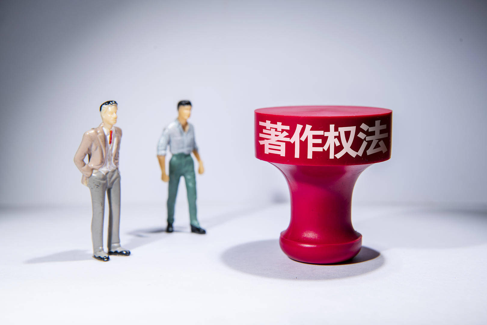 皇冠信用网会员注册网址_邀请歌手在企业年会上唱歌皇冠信用网会员注册网址，被判赔偿4万元，律师：“合理使用”有边界