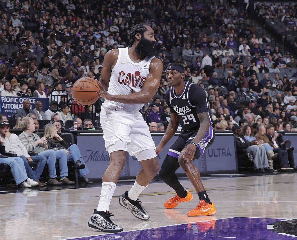 正版皇冠信用网注册_哈登首秀下半场7中6+2关键三分 读秒时刻4分+1防守篮板