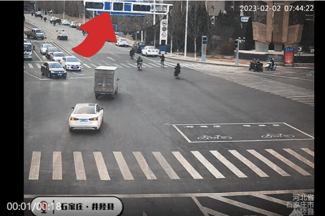 皇冠信用盘出租
_北京街头一轿车90km/h抢黄灯皇冠信用盘出租
,撞飞闯红灯的电动自行车,致一人死亡!检察机关提起公诉