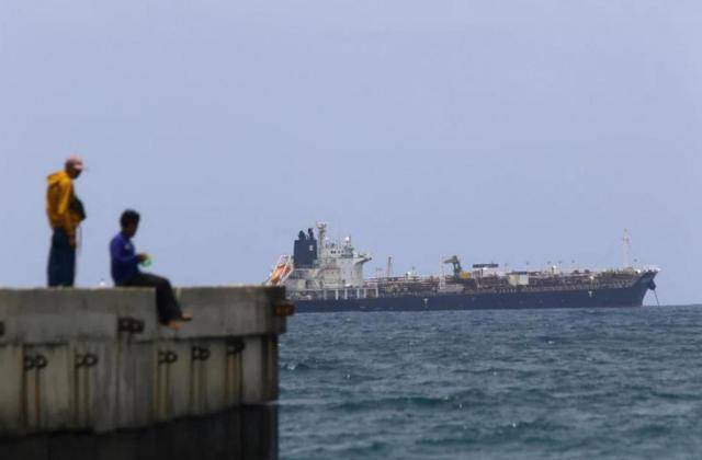 皇冠信用网登2代理_中国送粮俄罗斯送油皇冠信用网登2代理,大批记者登船,特朗普清楚:想啃下古巴不容易