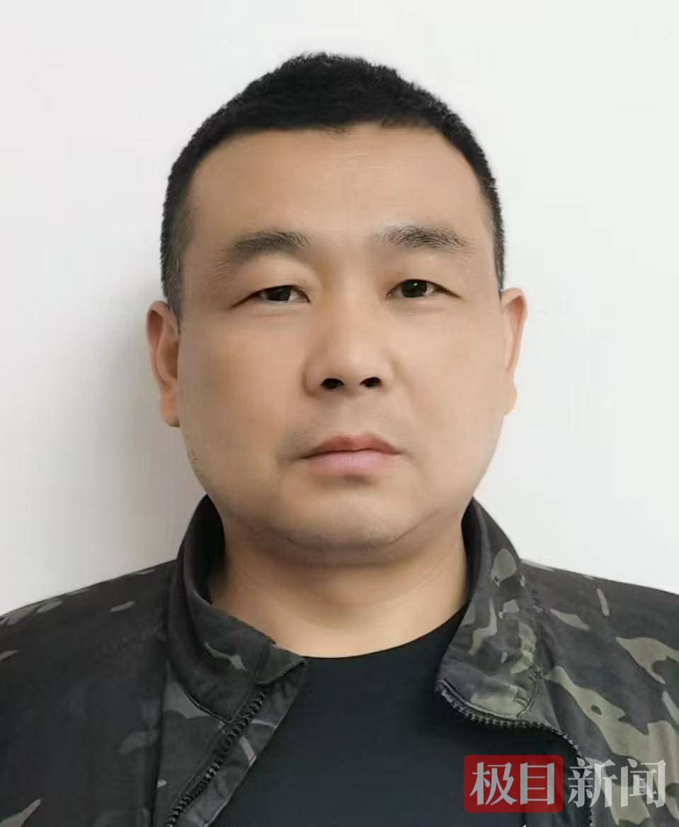 皇冠信用网登1,登2,登3出租_放弃几十万年收入返乡皇冠信用网登1,登2,登3出租,“倒贴钱”买车作公用,53岁“吉普书记”突然离世,200余民众自发送别