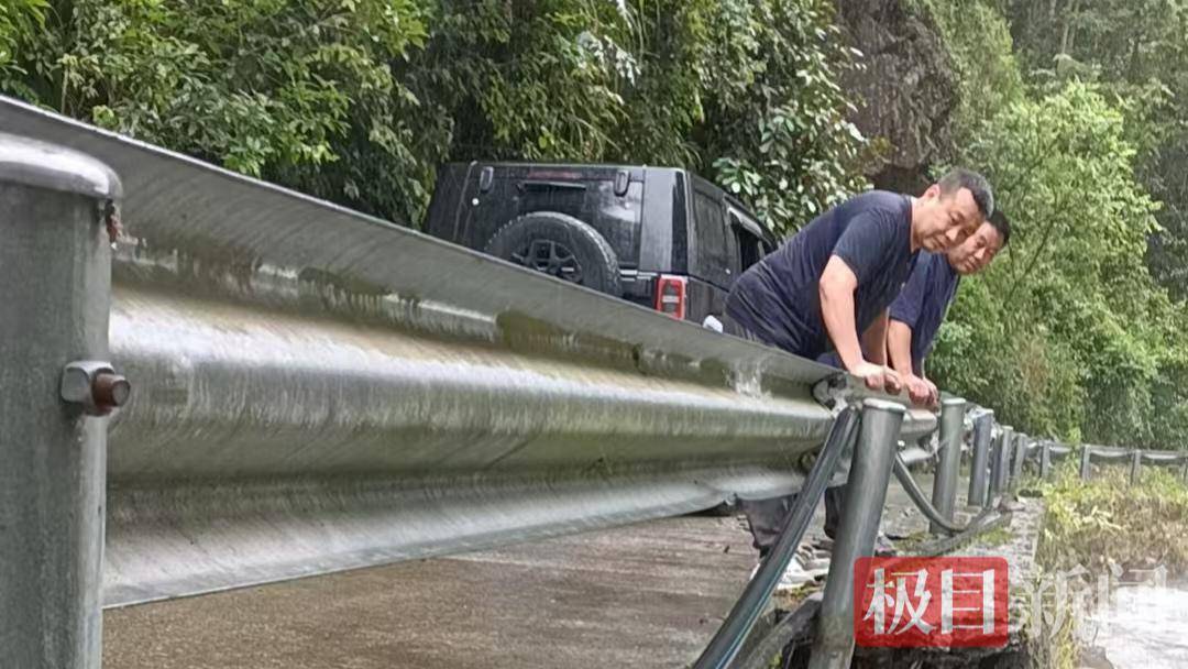 皇冠信用网登1,登2,登3出租_放弃几十万年收入返乡皇冠信用网登1,登2,登3出租,“倒贴钱”买车作公用,53岁“吉普书记”突然离世,200余民众自发送别