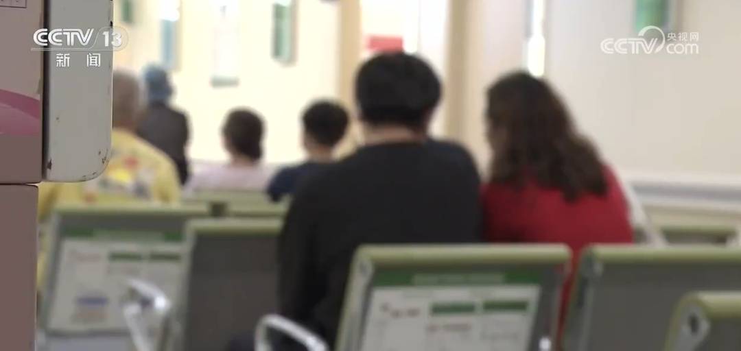 皇冠足球管理平台出租_全是演员!事发上海闹市区皇冠足球管理平台出租,网友怒了:无法无天,这是上海好嘛