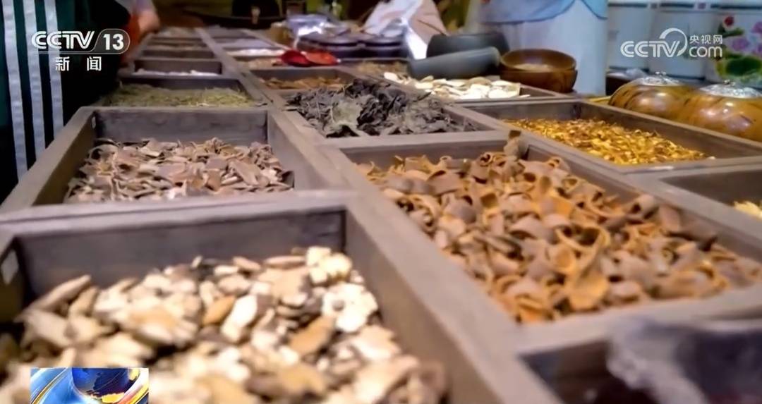 皇冠足球管理平台出租_全是演员!事发上海闹市区皇冠足球管理平台出租,网友怒了:无法无天,这是上海好嘛