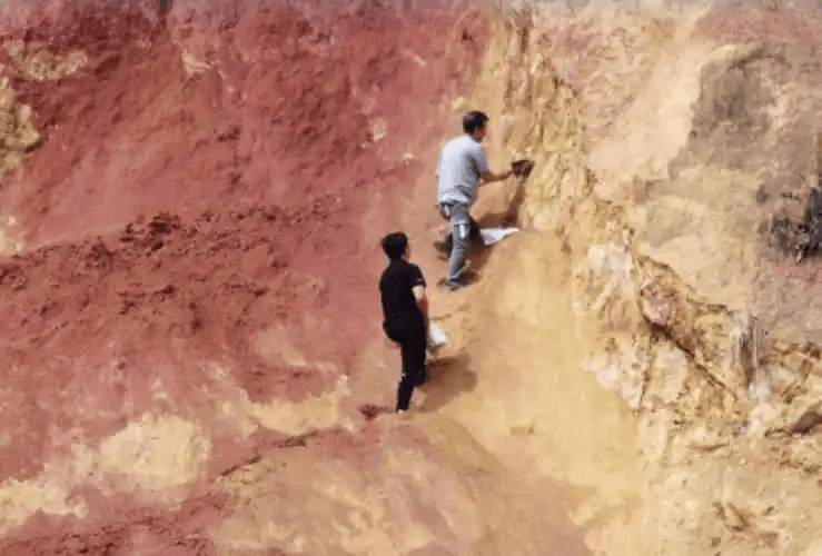 皇冠体育App下载_中国握住稀土王牌!美国想不通皇冠体育App下载,废弃的剧毒尾矿,变成了稀缺资源