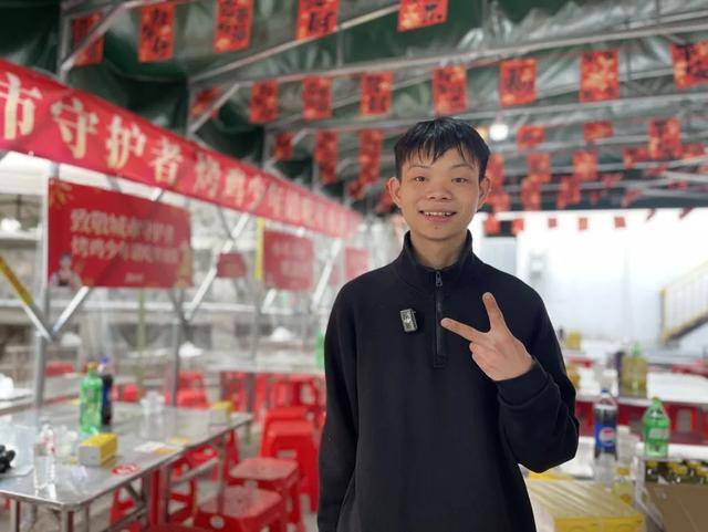 皇冠足球平台代理_“00后”初中学历潮汕女孩在深圳日薪四位数皇冠足球平台代理,面试视频获260万点赞,她凭什么行?