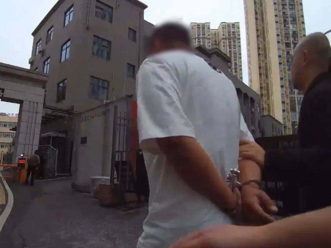 皇冠信用网出租足球_买了18部手机 部部开不了机皇冠信用网出租足球?只因他做了这件事……