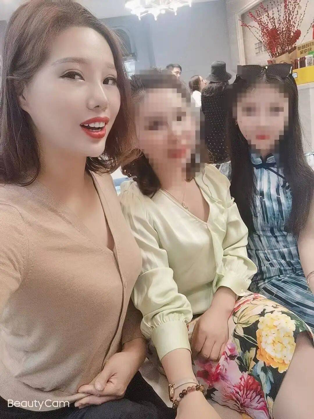 皇冠开户网址_“睡觉都是睁着眼” 皇冠开户网址,女子受老乡邀约,割双眼皮后无法闭眼,落下9级伤残,整形机构老板获刑后反起诉,女子被判退还20万元