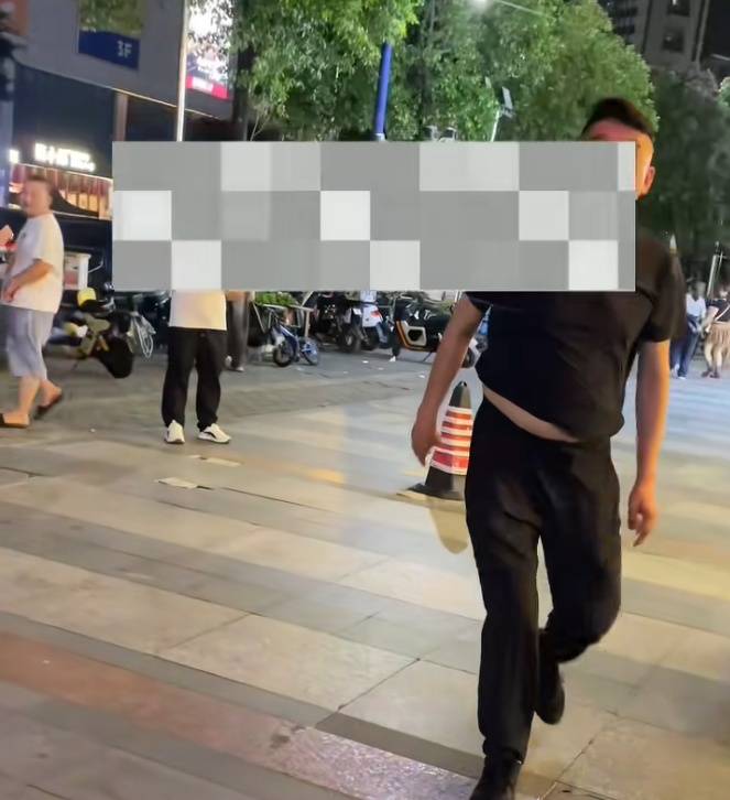 波兰乙组联赛
_25岁女生走夜路遭醉汉凝视辱骂波兰乙组联赛
,硬核维权当场获赔2000元+书面道歉!