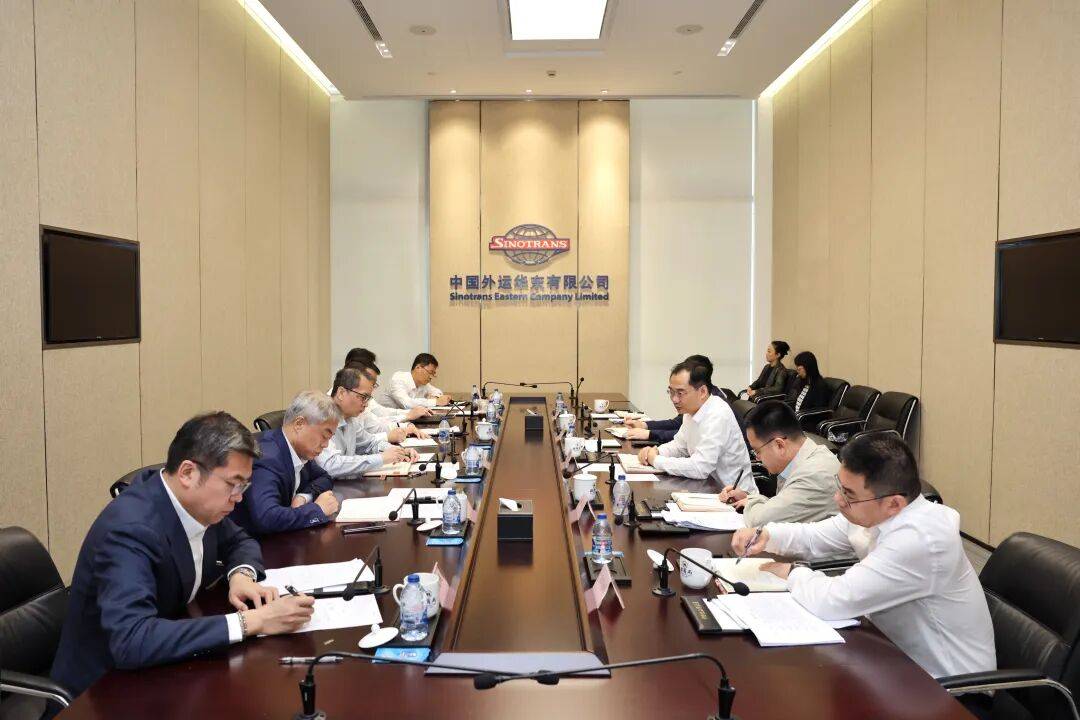 世界杯足球代理
_上海市委常委、浦东新区区委书记世界杯足球代理
,调研外运华东、中谷物流等多家航运物流企业